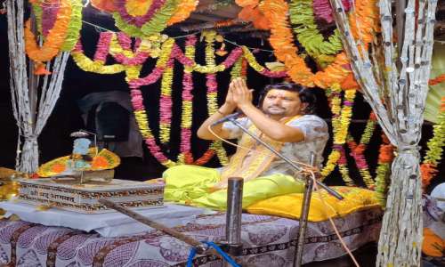 रुकमणि विवाह के प्रसंग पर भावविभोर हुए श्रद्धालु।