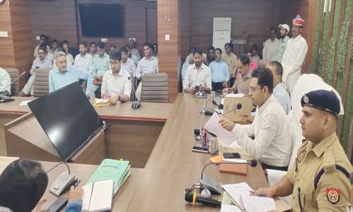 जौनपुर में महिला अपराध, पॉक्सो एक्ट, गैंगस्टर एक्ट एवं अन्य गंभीर प्रकृति के मामलों को प्राथमिकता के आधार पर मॉनिटर किया जाए:-जिलाधिकारी सैमुअल पॉल एन।