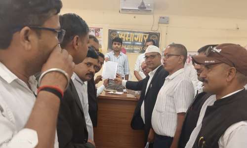 बदलापुर तहसील में अधिवक्ता सुरक्षा अधिनियम लागू कराने हेतु हस्ताक्षर अभियान चलाया गया।