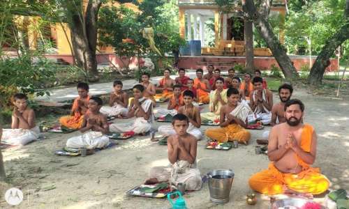 श्री बज्रांग आश्रम में वैदिक परम्परा के अनुसार सम्पन्न हुआ श्रावणी उपाकर्म।