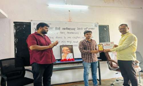 महात्मा गाँधी तथा लाल बहादुर शास्त्री द्वारा स्थापित मूल्यों को विद्यार्थी जीवन में चरितार्थ करना चाहिए:- डॉ आशुतोष कुमार सिंह।