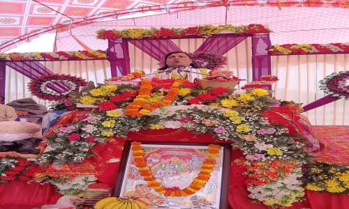 श्रीराम कथा में सीता स्वयंवर प्रसंग सुन भाव-विभोर हुए श्रद्धालु।