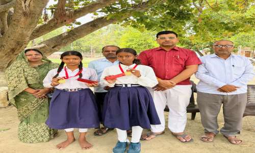 95% से अधिक उपस्थिति वाले विद्यार्थियों को मेडल एवं उपहार देकर किया गया सम्मानित।