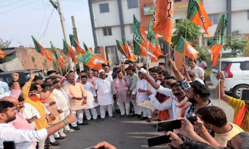 जौनपुर भाजपा  ने पश्चिम बंगाल और असम में भाजपा की प्रचंड विजय, पांडुचेरी में एनडीए की सरकार और तमिलनाडु में ऐतिहासिक प्रदर्शन सुशासन और विश्वास की जीत  का मनाया जश्न।