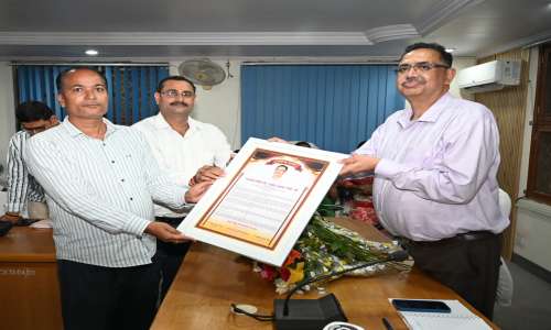 पूर्वांचल विश्वविद्यालय जौनपुर:- स्ववित्तपोषित शिक्षक संघ ने नवागत कुलपति  प्रो. राकेश कुमार सिंह का किया अभिनंदन।
