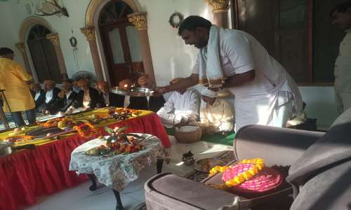 विधि-विधान से राजा हवेली में हुआ शस्त्र पूजन, लगा भव्य दरबार।
