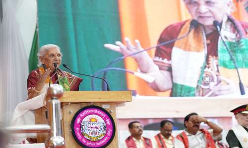 वीर बहादुर सिंह पूर्वांचल विश्वविद्यालय जौनपुर के 30 वें दीक्षांत समारोह में राज्यपाल आनंदीबेन ने कहा :- सपनों को संकल्प में बदलें युवा, विकसित भारत के बने सहभागी।